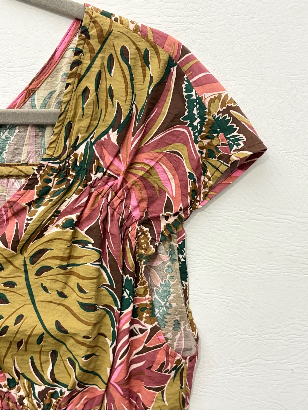 Madewell Tropical Button Shirred Cap-Sleeve Top in Brushstroke Monstera XL - Picture 6 of 14